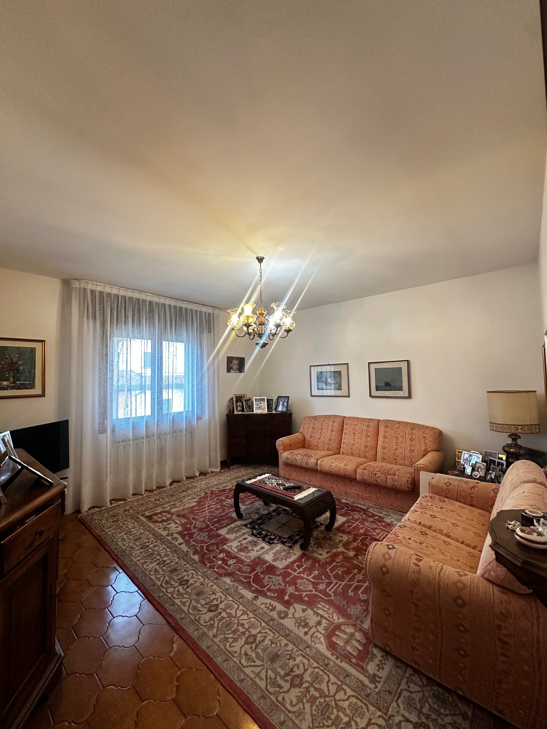 ELEGANTE Porzione di BIFAMILIARE dalle metrature generose